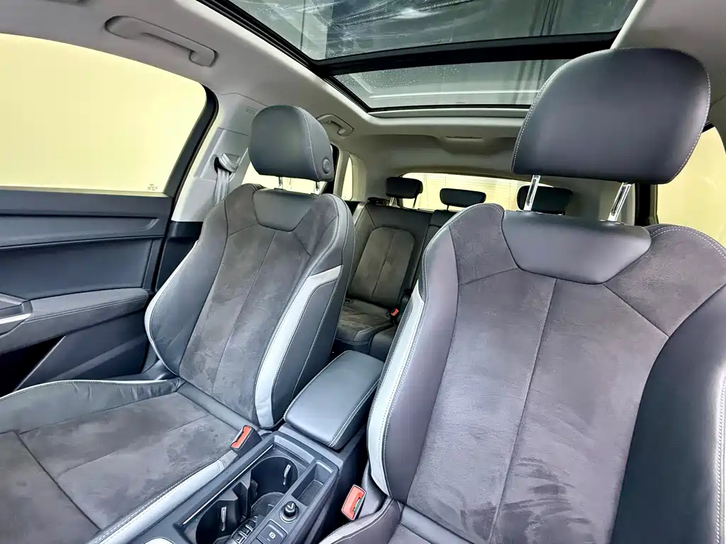 Audi Q3 2023 35 TFSI Fashionable and Dynamic (1.4T) купить на сайте DeffCars