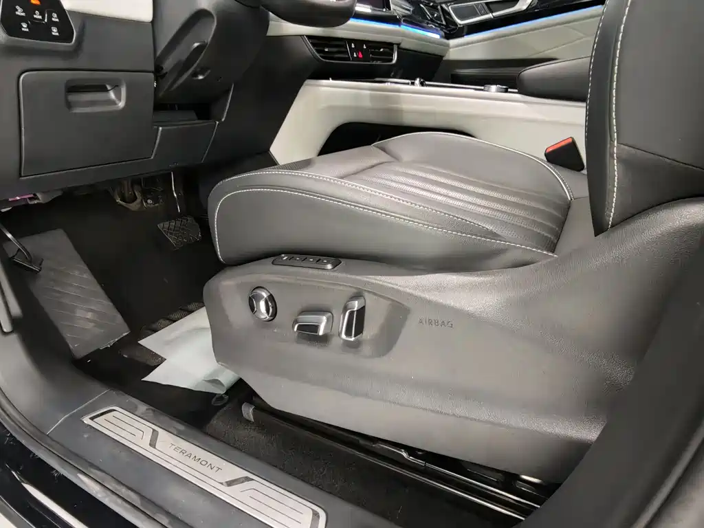 Touron 2023 380TSI four-wheel drive luxury version купить на сайте DeffCars