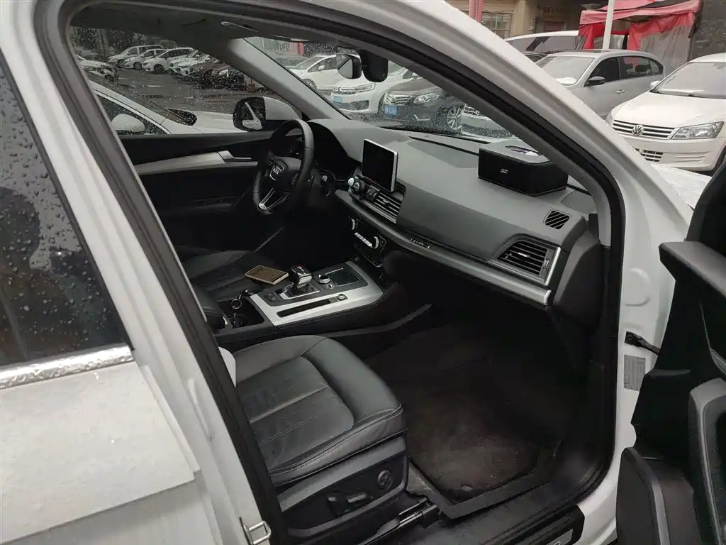 Audi Q5L 2020 facelift 40 TFSI enjoys fashionable style купить на сайте DeffCars