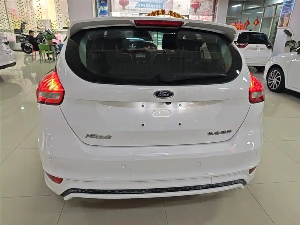 Focus 2018 hatchback classic 1.6L automatic comfort smart mobility version купить на сайте DeffCars