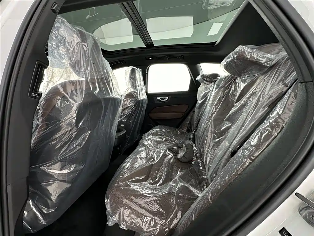 Volvo XC60 2024 B5 four-wheel drive Zhiyi Luxury Edition купить на сайте DeffCars