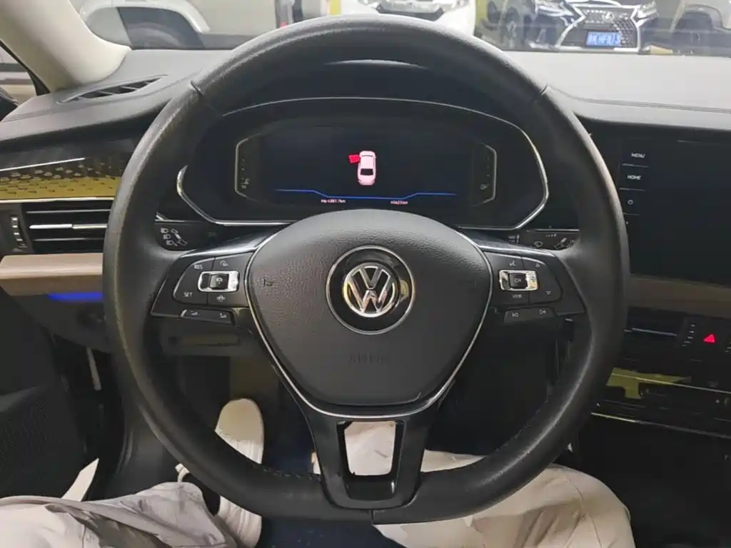 Passat 2020 330TSI Deluxe Edition National VI купить на сайте DeffCars