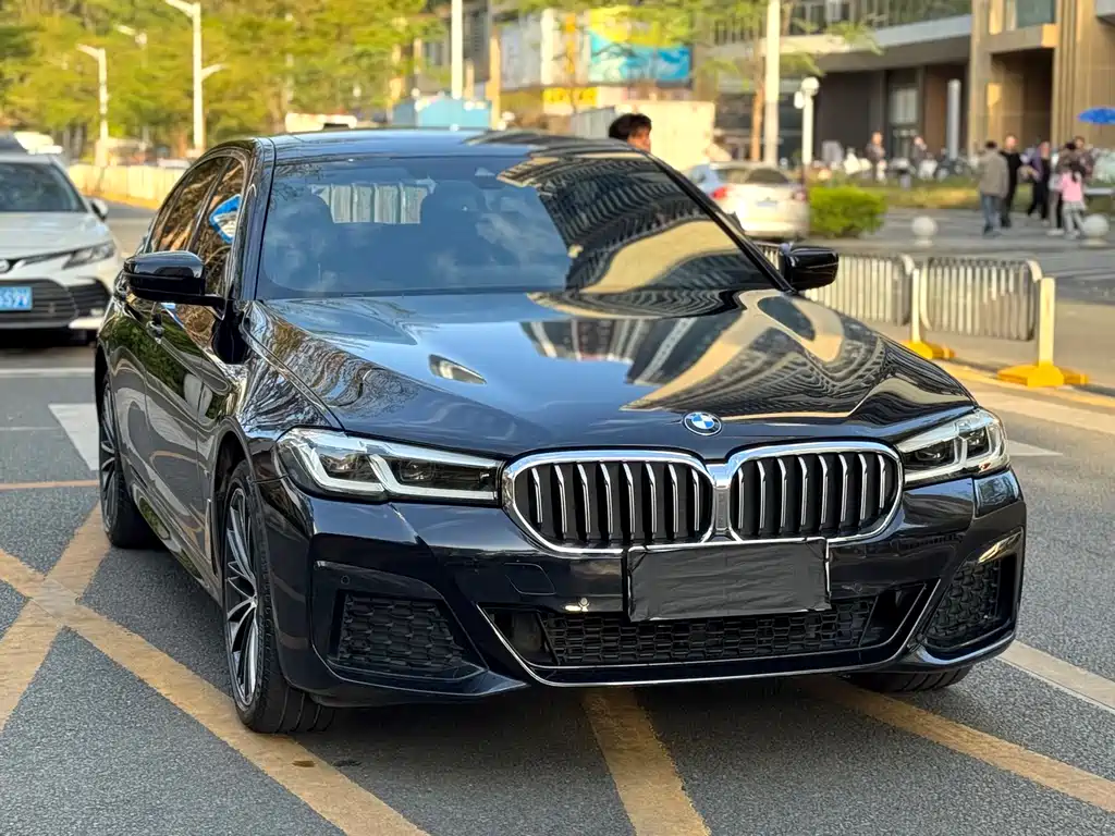 BMW 5 Series 2023 530Li Leading M Sports Package купить на сайте DeffCars