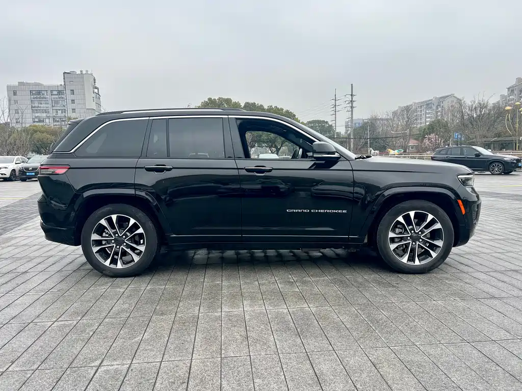 Grand Cherokee 4xe imported 2023 4xe Yuanfeng version купить на сайте DeffCars