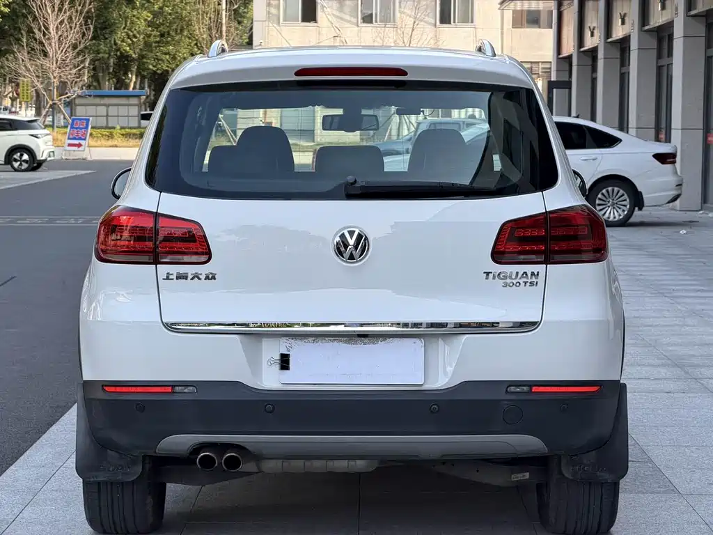 Tiguan 2016 300TSI automatic two-wheel drive luxury version купить на сайте DeffCars
