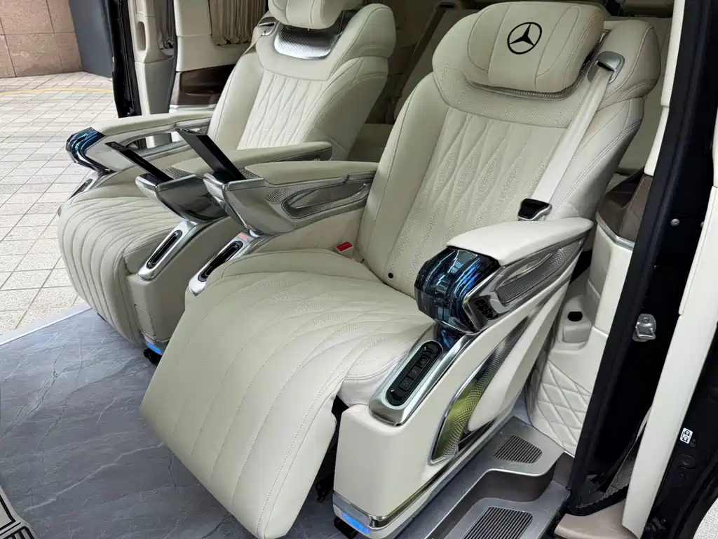 Mercedes-Benz V-Class 2022 V 260 L Long Wheelbase Premium Edition купить на сайте DeffCars