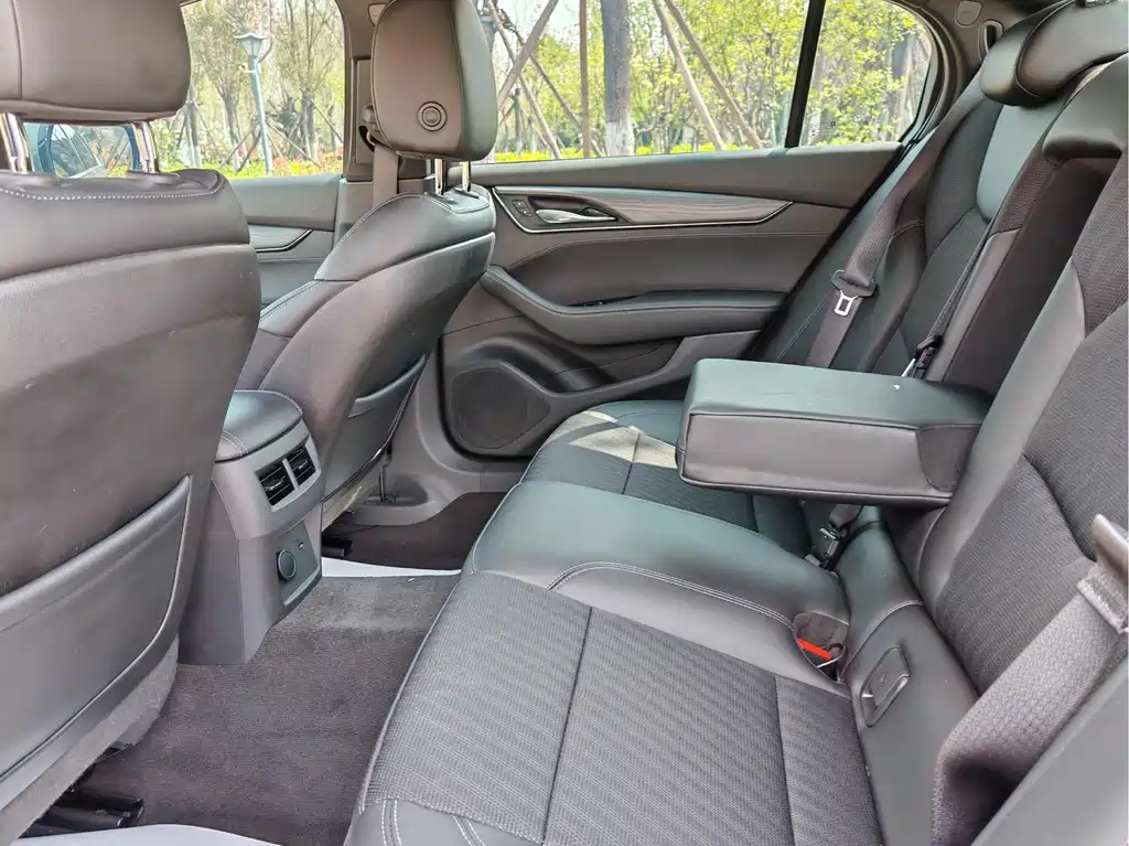 Cadillac CT5 2022 28T Fashion Model купить на сайте DeffCars