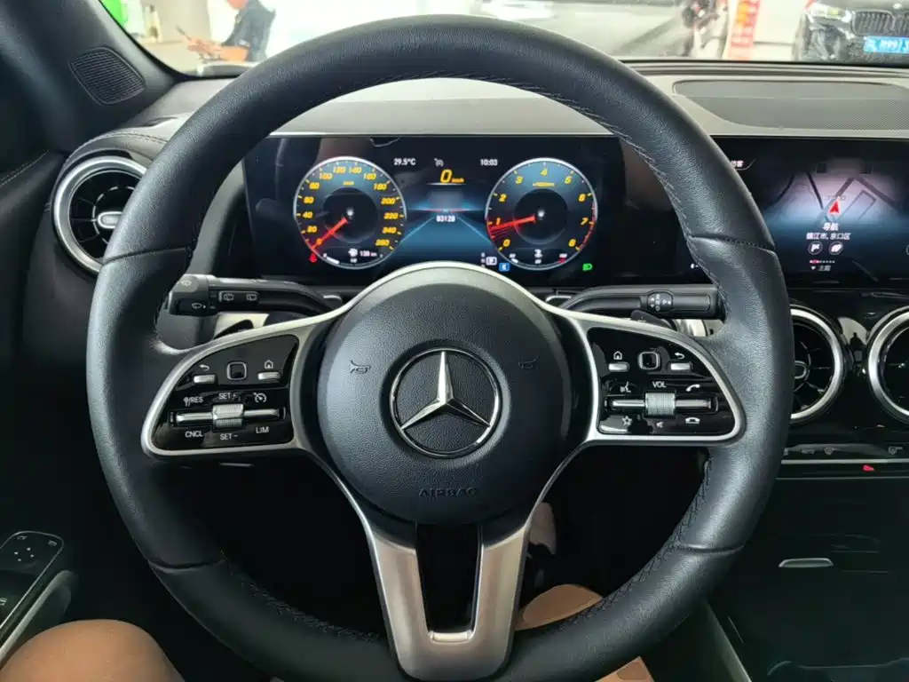 Mercedes-Benz GLB 2022 facelift version 2 GLB 200 dynamic version купить на сайте DeffCars