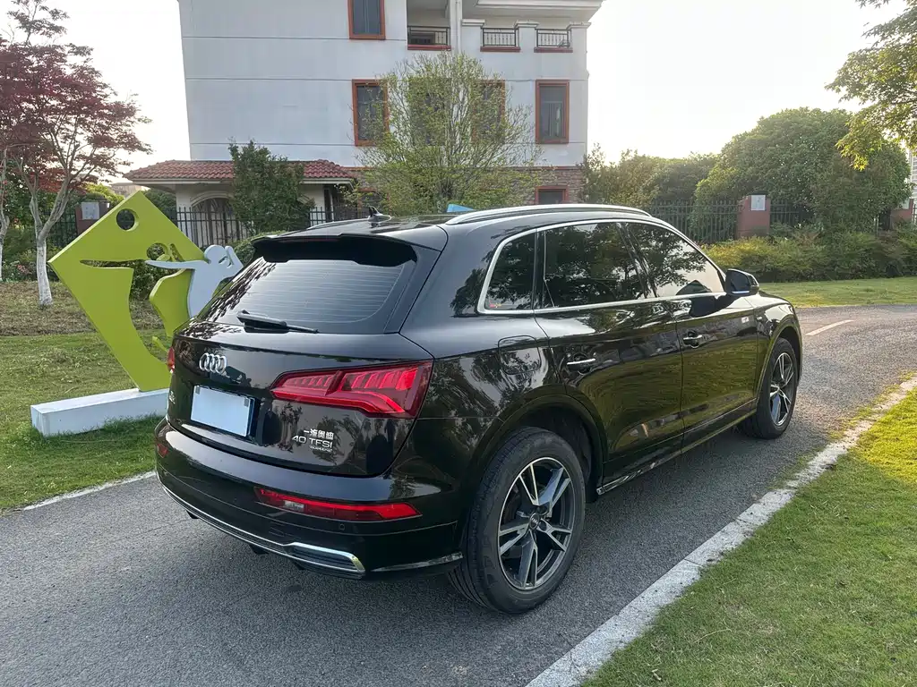 Audi Q5L 2020 facelift 40 TFSI enjoys fashionable style купить на сайте DeffCars