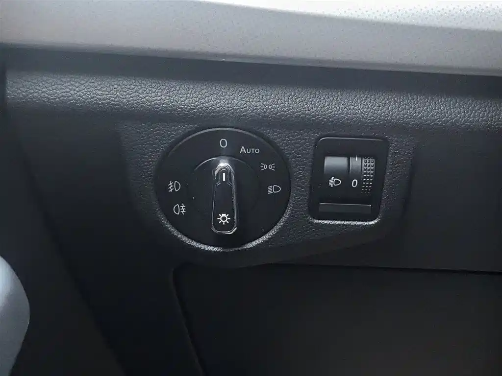 Bora 2023 model 200TSI DSG Yuexing PRO version купить на сайте DeffCars