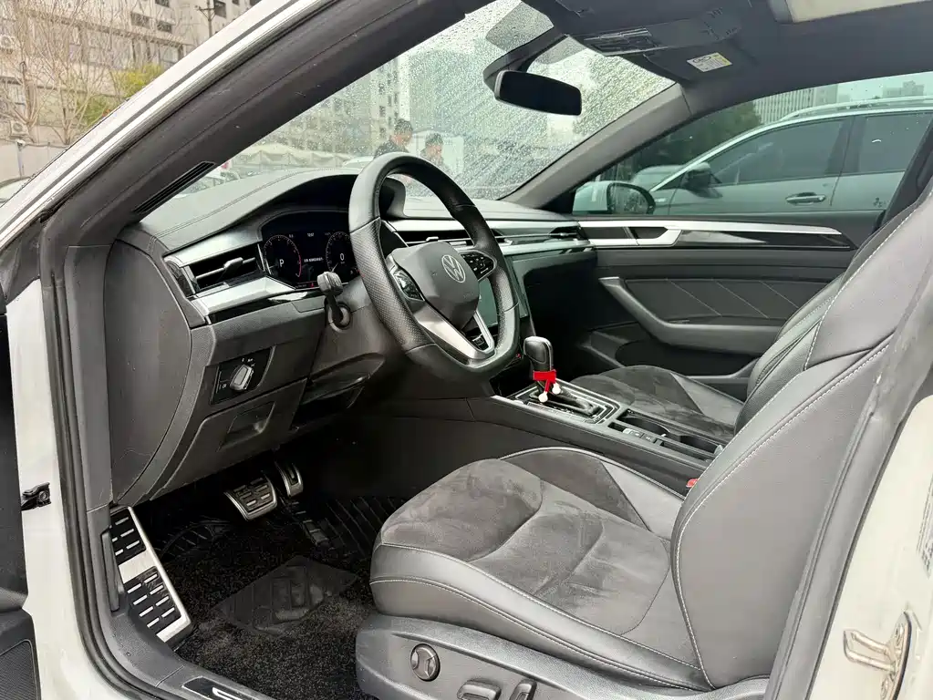 FAW-Volkswagen CC 2024 330TSI Dazzling Edition купить на сайте DeffCars