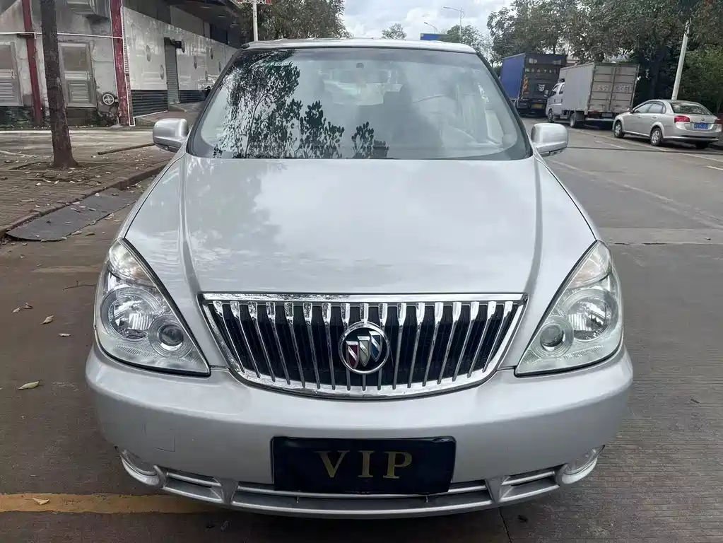 Buick GL8 2013 2.4L Classic Edition купить на сайте DeffCars