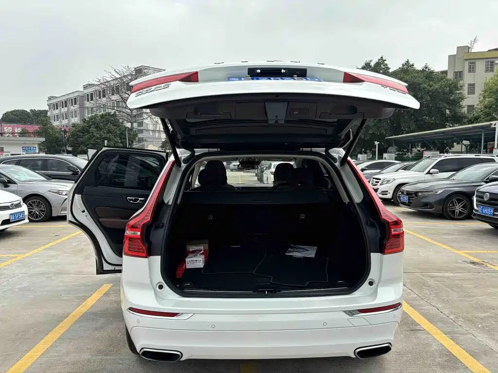 Volvo XC60 2020 T5 four-wheel drive Zhiyi Luxury Edition купить на сайте DeffCars