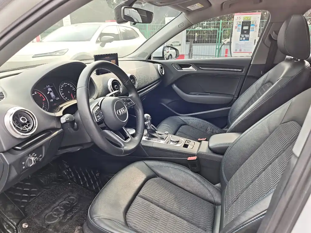 Audi A3 2019 Sportback 35 TFSI Fashion Type National VI купить на сайте DeffCars