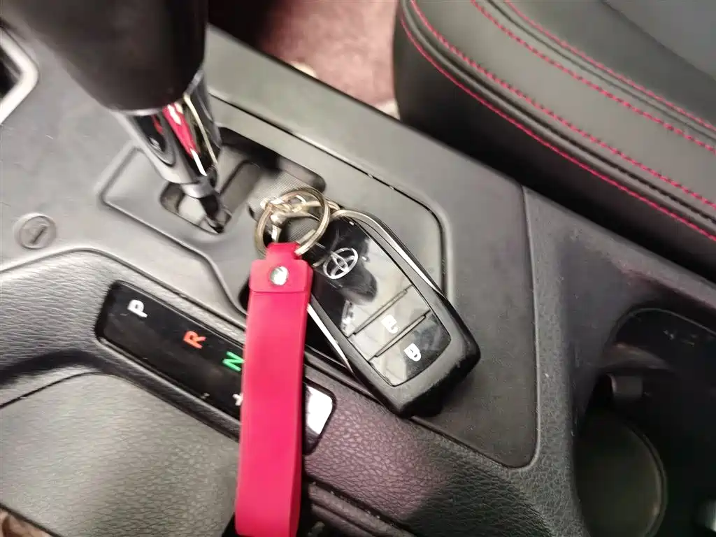RAV4 Rongfang 2016 2.0L CVT two-wheel drive fashion version National V купить на сайте DeffCars