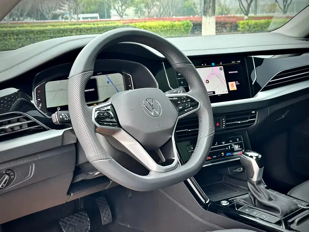 Passat 2024 380TSI Deluxe Edition купить на сайте DeffCars