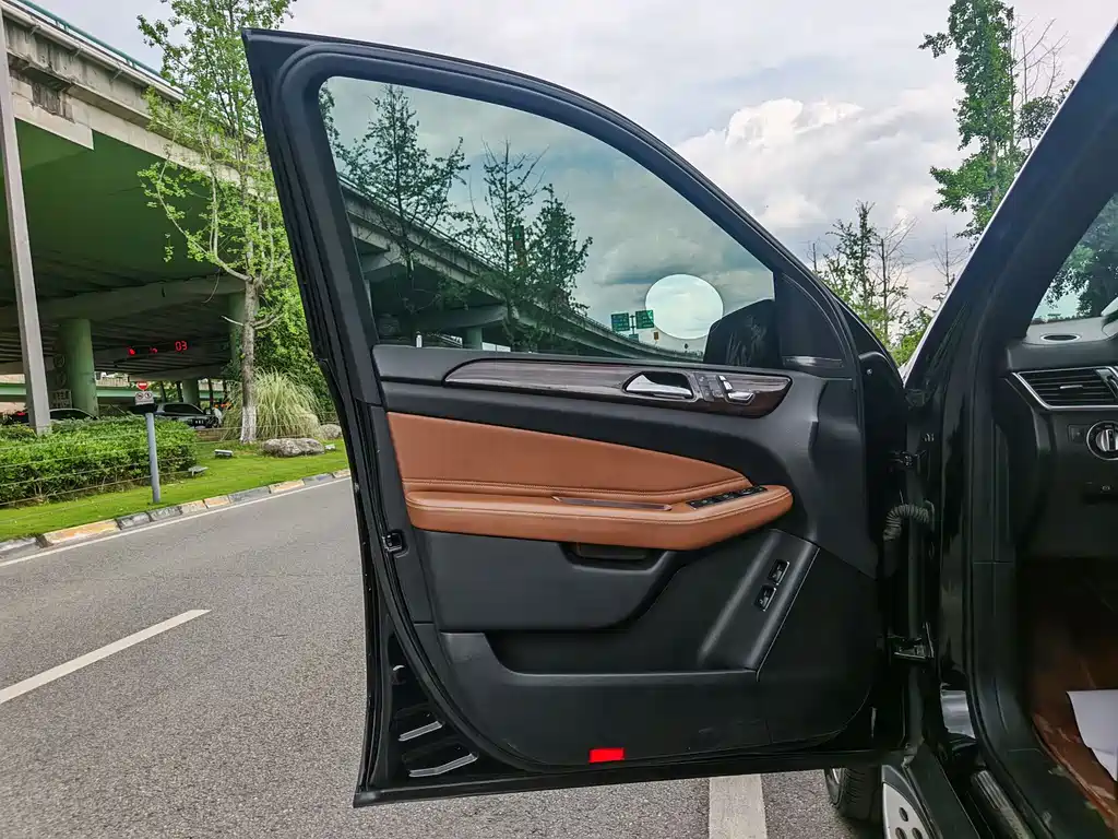 Mercedes-Benz GLS 2018 GLS 400 4MATIC luxury model купить на сайте DeffCars