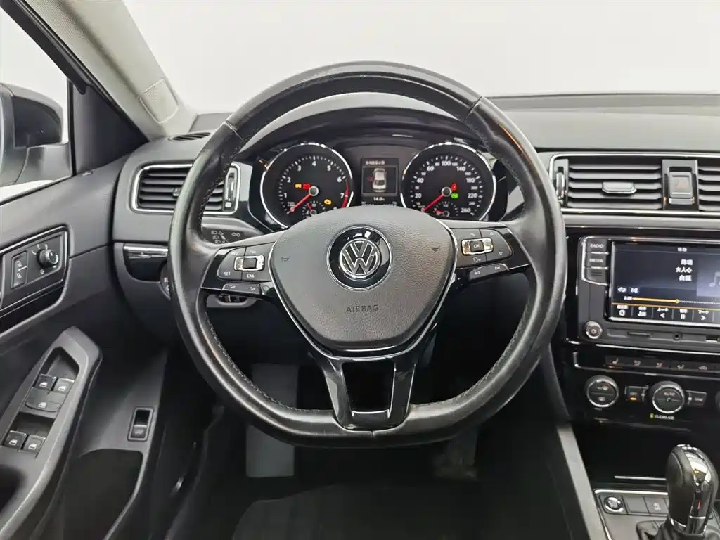 Sagitar 2018 280TSI DSG luxury model купить на сайте DeffCars