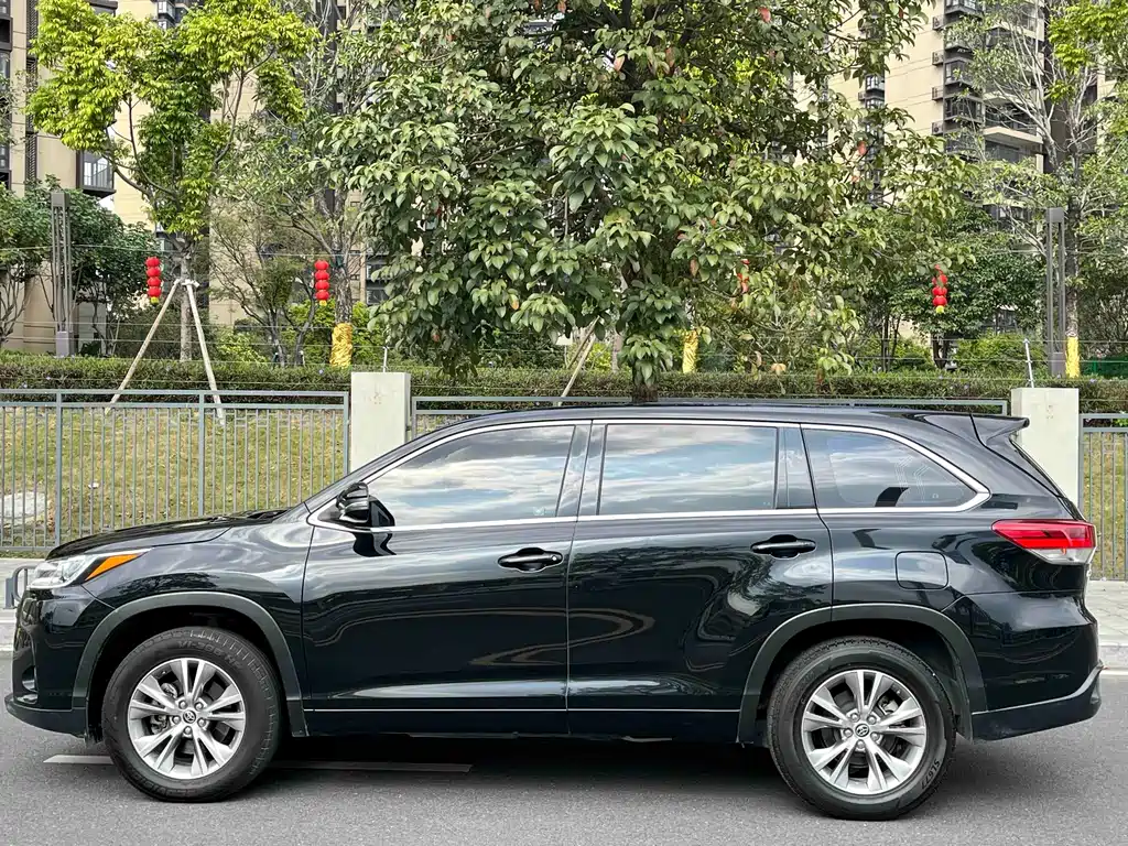 Highlander 2018 2.0T two-wheel drive elite version, 7 seats, National VI купить на сайте DeffCars