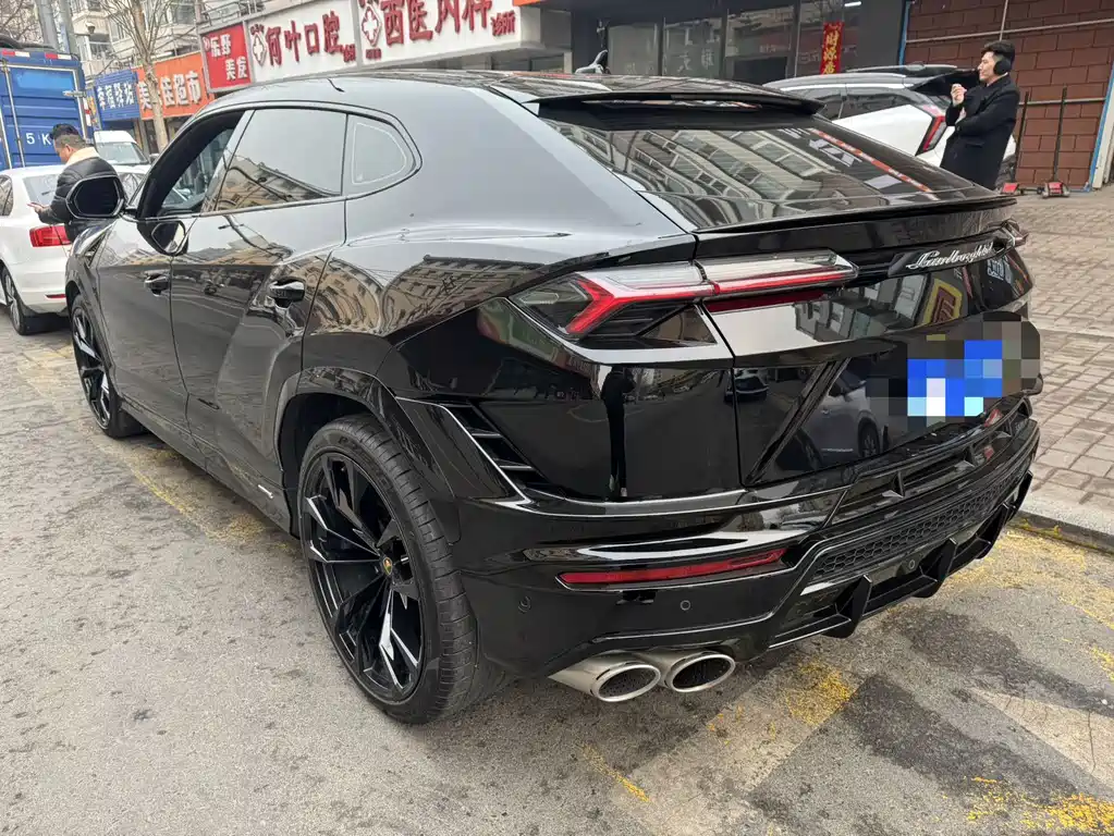 Urus 2023 4.0T V8 S купить на сайте DeffCars