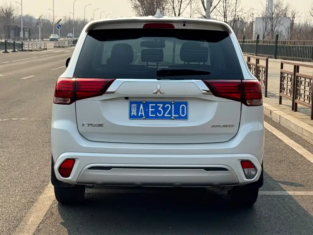Outlander 2021 facelift 2.0L 2WD smooth version 5 seats купить на сайте DeffCars