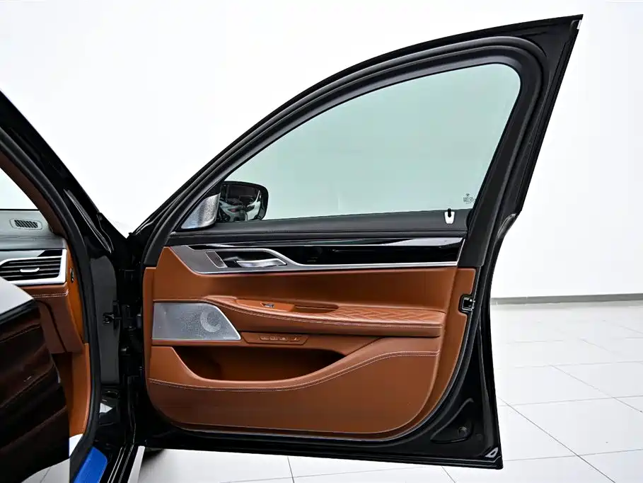 BMW 7 Series 2019 facelift 740Li xDrive Executive M Sports Package купить на сайте DeffCars
