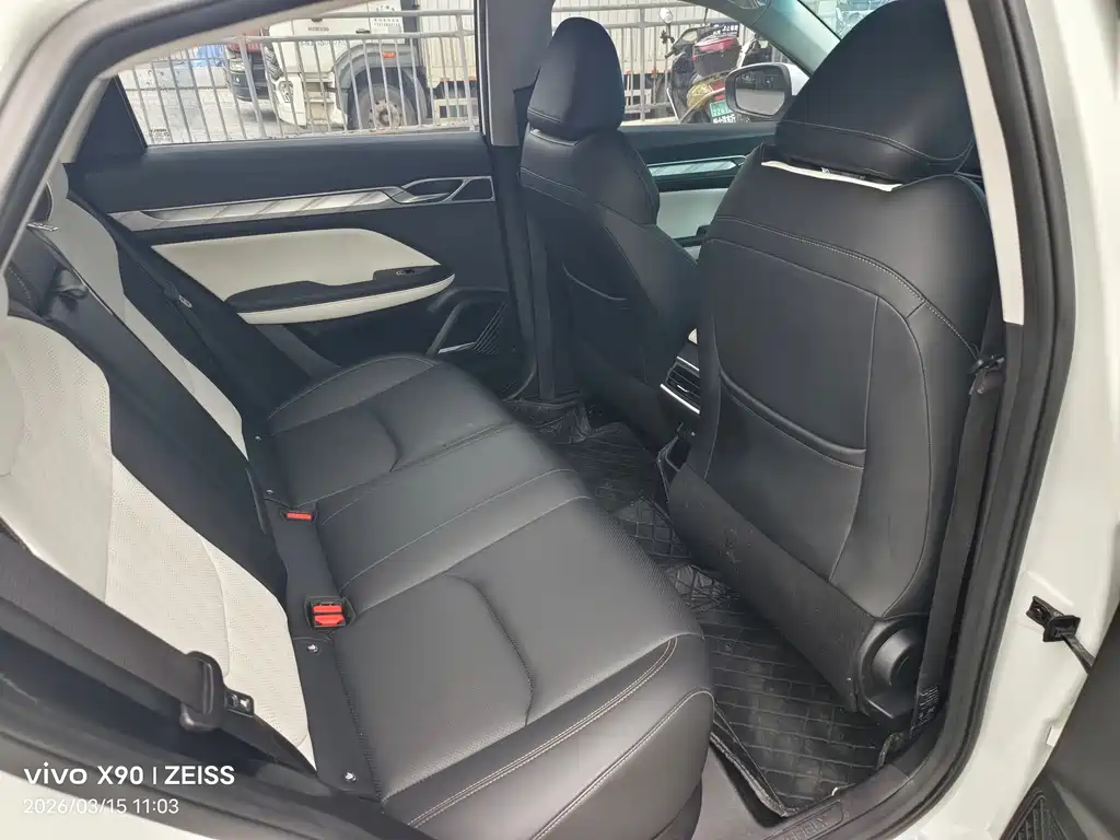 Emgrand L 2022 1.4T CVT flagship model купить на сайте DeffCars