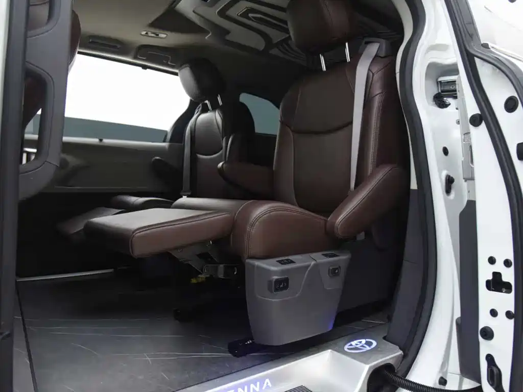 SIENNA 2023 2.5L Hybrid Comfort Edition купить на сайте DeffCars