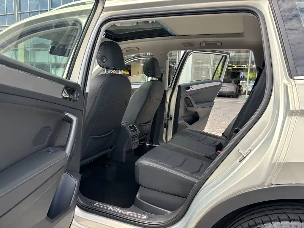 Tiguan L plug-in hybrid 2019 430PHEV hybrid luxury version купить на сайте DeffCars