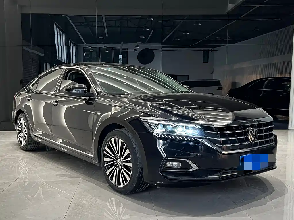 Passat 2021 330TSI Deluxe Edition купить на сайте DeffCars