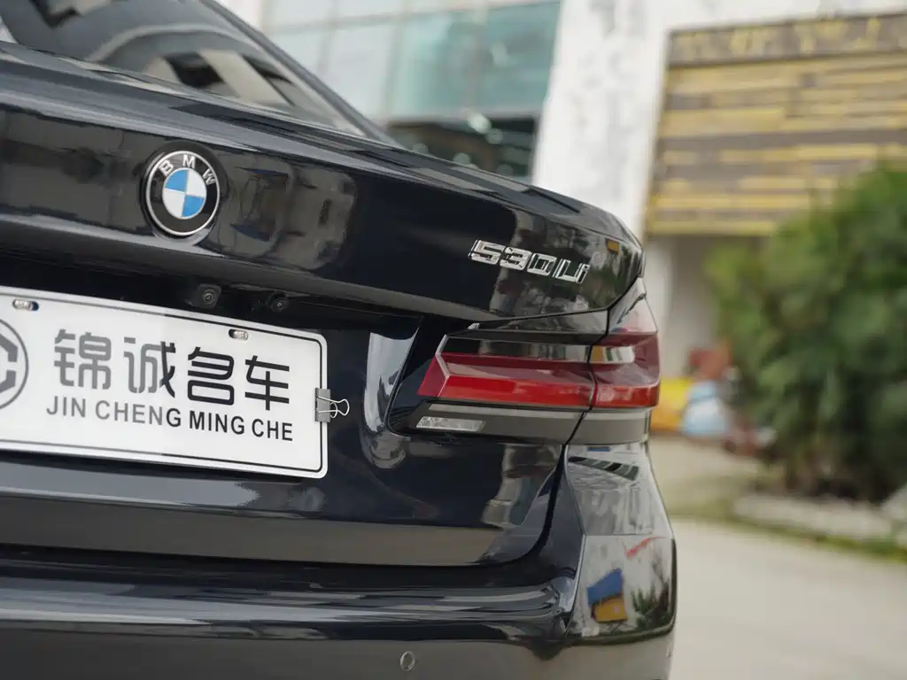 BMW 5 Series 2023 facelift 530Li leading M sports package купить на сайте DeffCars