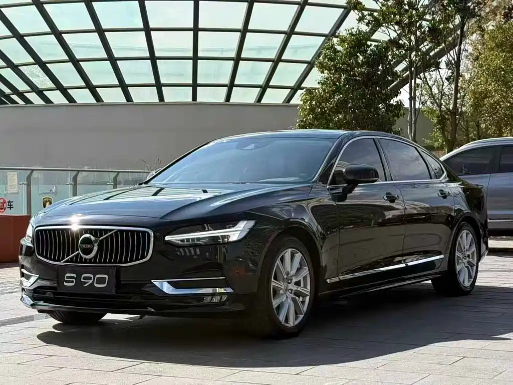 Volvo S90 2020 T5 Zhiyi Luxury Edition купить на сайте DeffCars