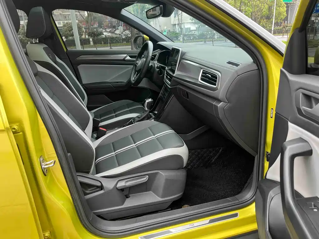 T-ROC 2023 300TSI DSG two-wheel drive starlight version купить на сайте DeffCars