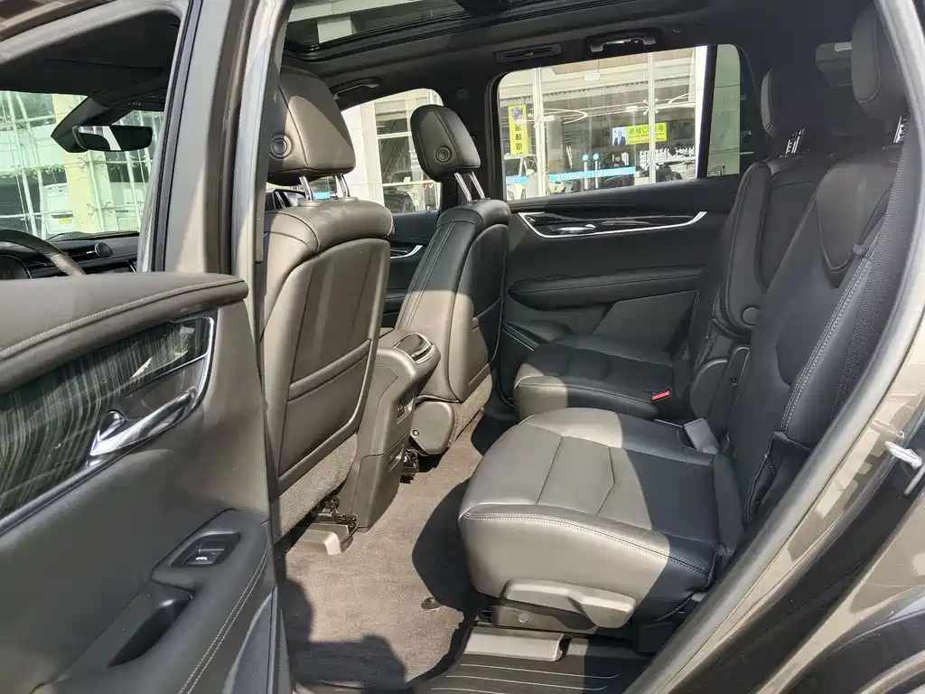 Cadillac XT6 2020 28T six-seat luxury model купить на сайте DeffCars