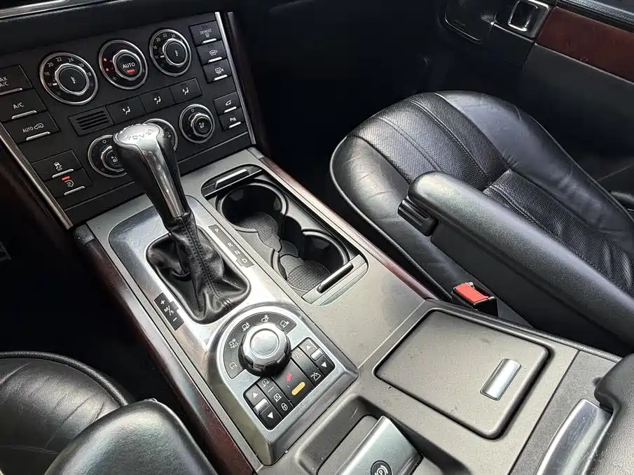 Range Rover 2011 5.0 SC V8 купить на сайте DeffCars