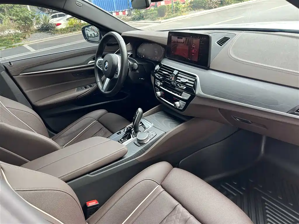 BMW 5 Series 2022 Facelift 2 530Li Exclusive M Sports Package купить на сайте DeffCars
