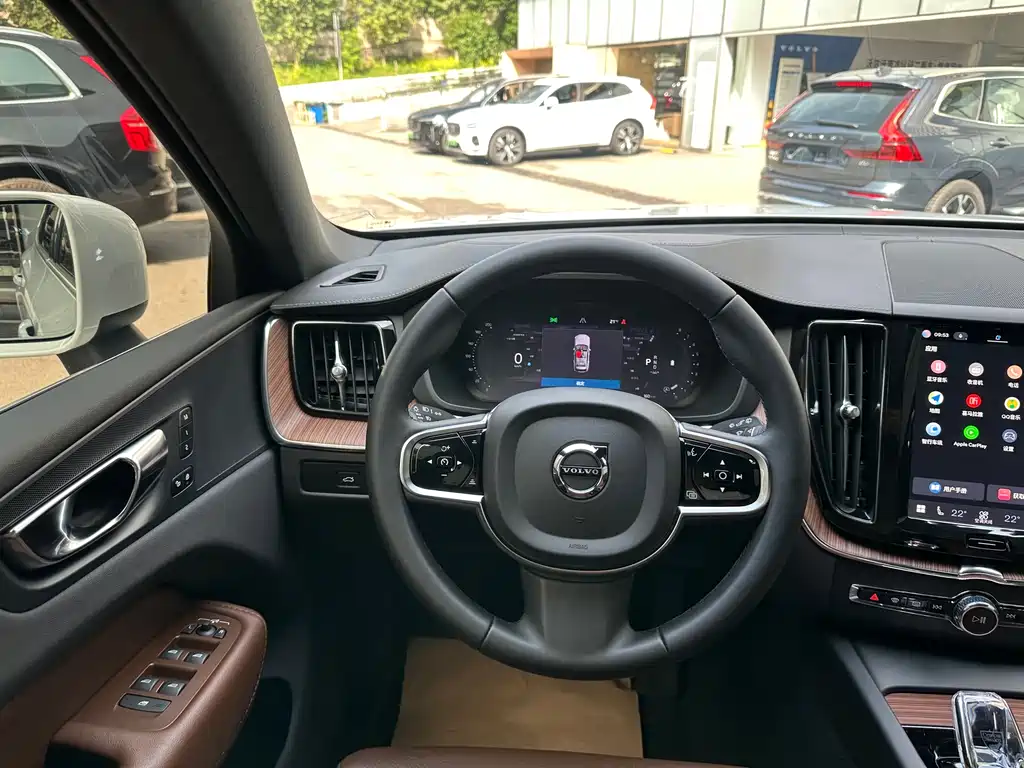 Volvo XC60 2024 B5 four-wheel drive Zhiyuan Deluxe Edition купить на сайте DeffCars