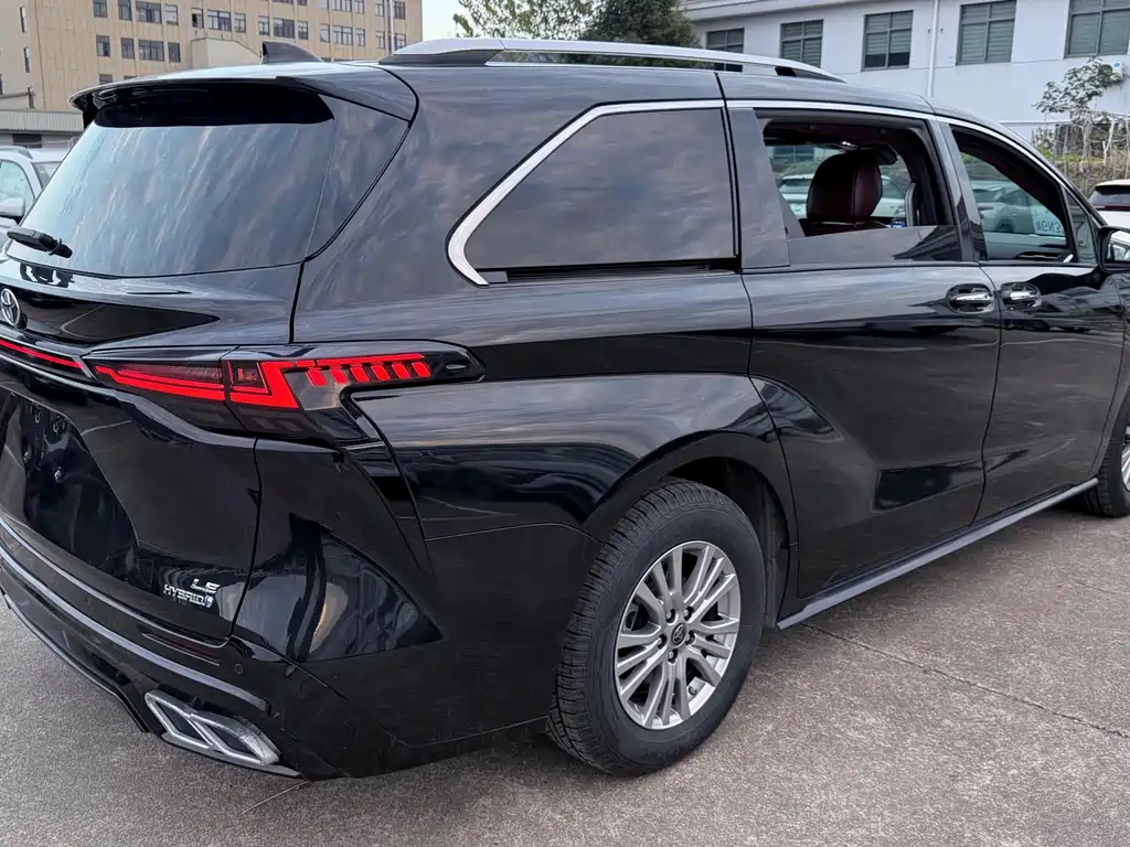 SIENNA 2021 2.5L Hybrid Comfort Edition купить на сайте DeffCars