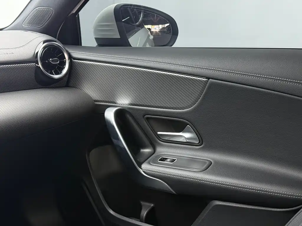 Mercedes-Benz A-Class 2023 A 180 L купить на сайте DeffCars