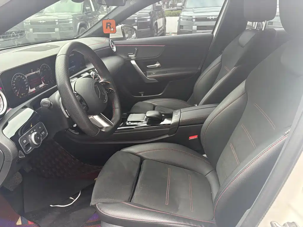Mercedes-Benz A-Class 2024 A 200 L Dynamic купить на сайте DeffCars