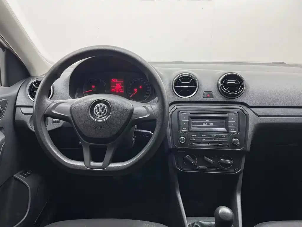 Jetta 2017 1.5L manual fashion model купить на сайте DeffCars