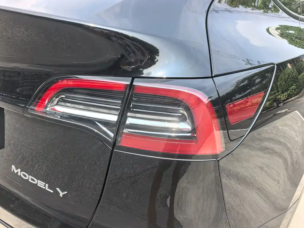Model Y 2023 long-range all-wheel drive version купить на сайте DeffCars