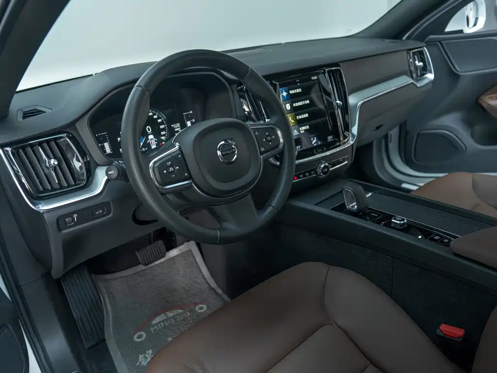 Volvo S60 2022 B4 Zhiyi Luxury Edition купить на сайте DeffCars
