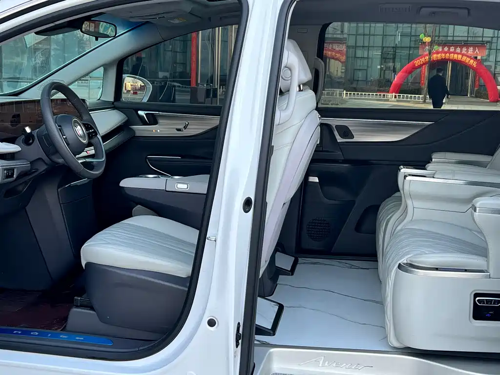 Buick GL8 2025 Lu Zun Smart Edition купить на сайте DeffCars