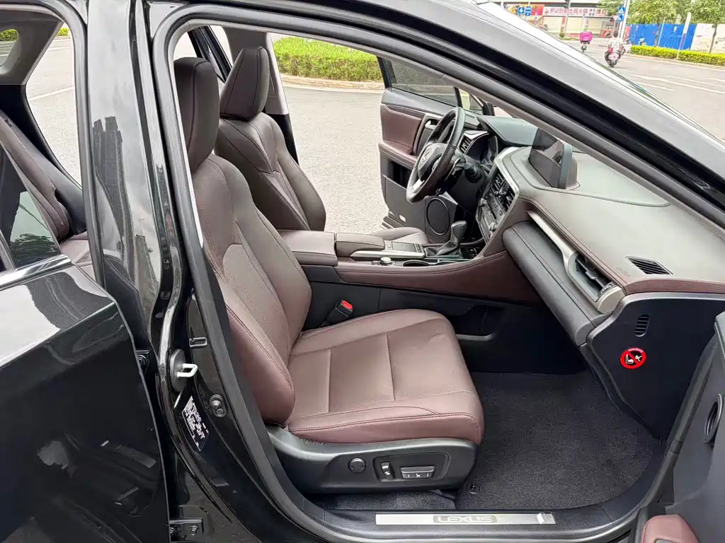Lexus RX 2020 facelift 300 four-wheel drive elegant version купить на сайте DeffCars