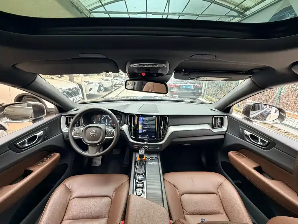 Volvo XC60 2021 T5 four-wheel drive Zhiyi Luxury Edition купить на сайте DeffCars