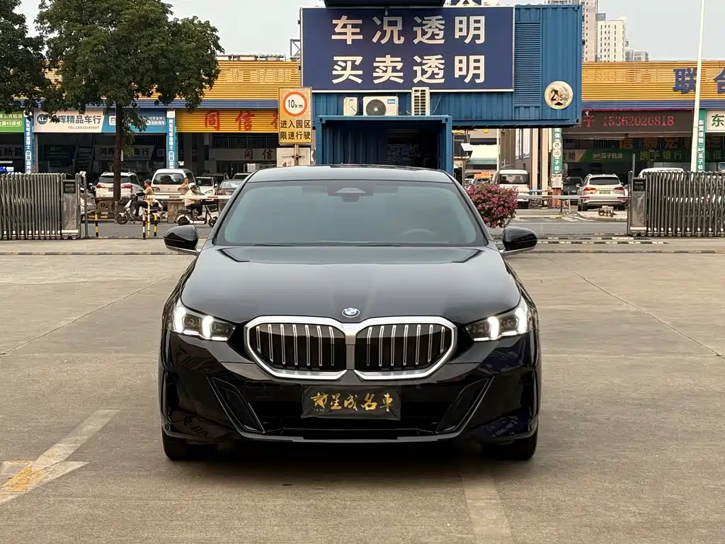 BMW 5 Series 2025 525Li M Sports Package купить на сайте DeffCars