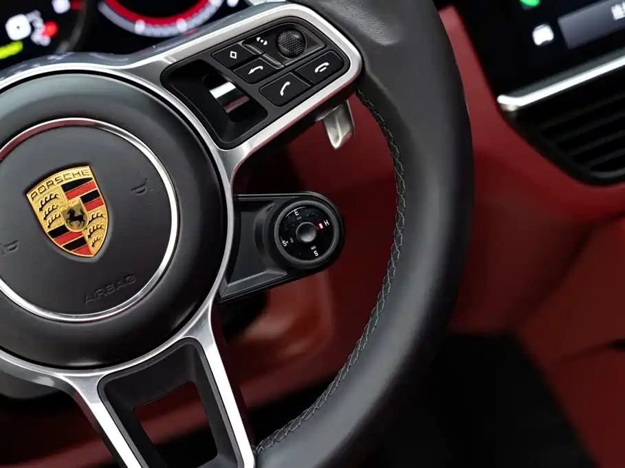 Cayenne New Energy 2021 Cayenne E-Hybrid 2.0T купить на сайте DeffCars