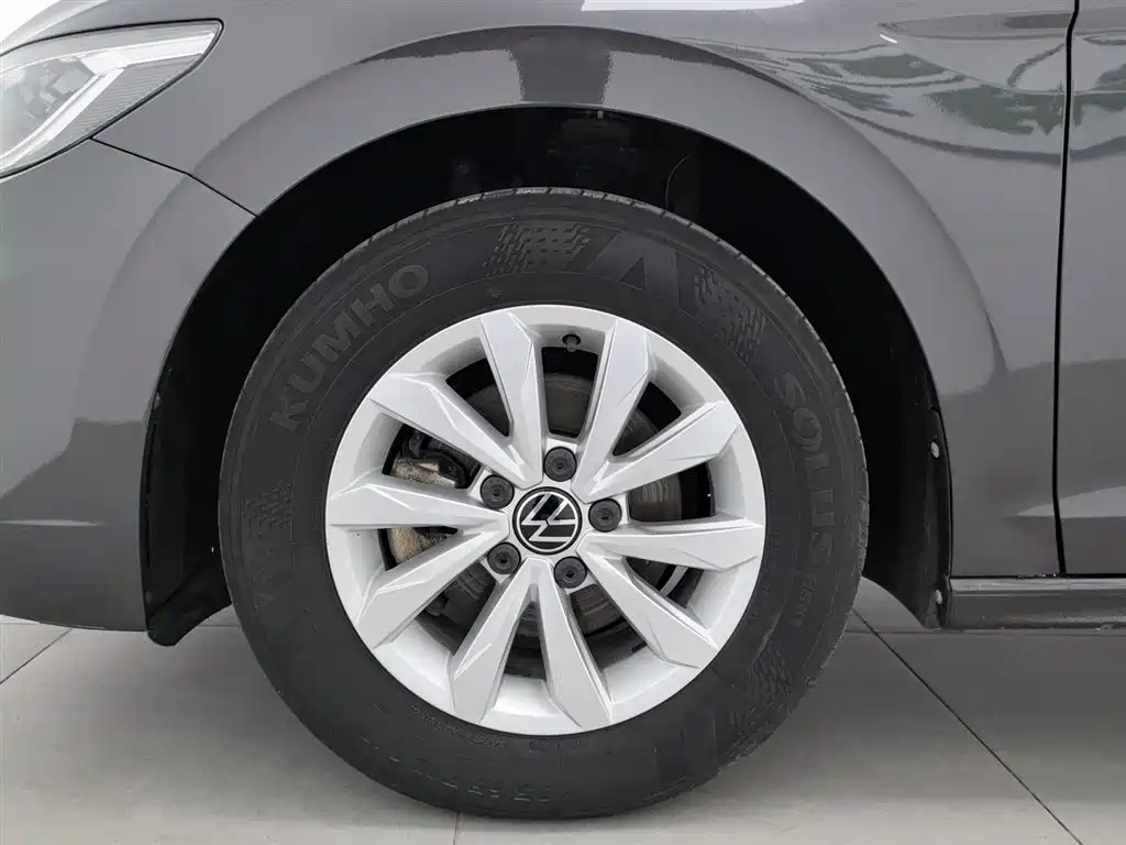 Bora 2021 1.5L manual fashion smart connected version купить на сайте DeffCars