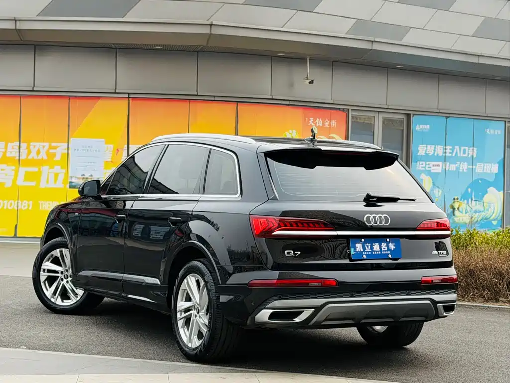 Audi Q7 2021 45 TFSI quattro S line sports купить на сайте DeffCars